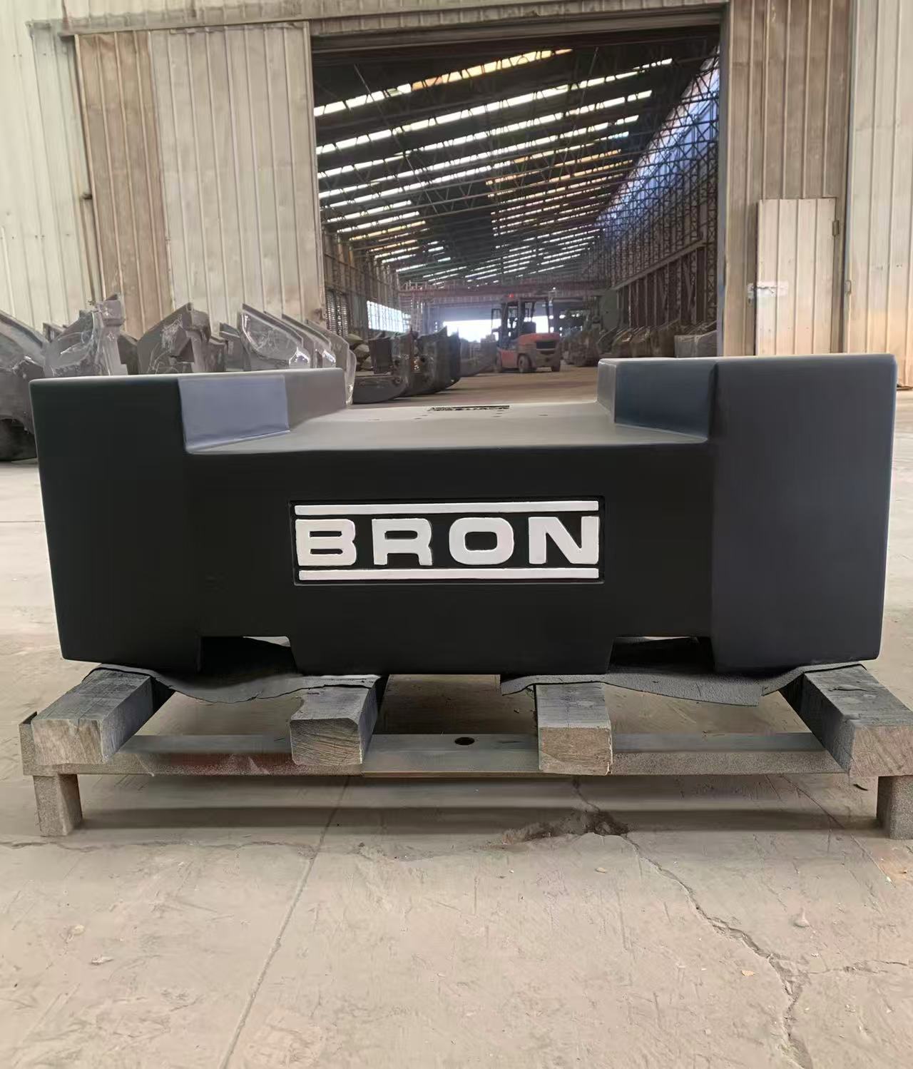 Противовес для подъема шарнирно-сочлененной стрелы